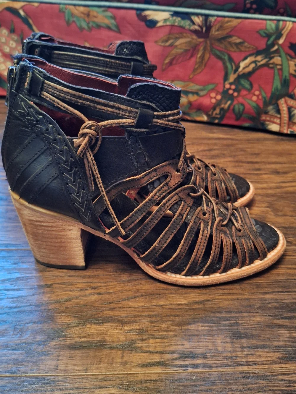 Freebird by Steven Brown and Black Braided Lace-Up Leather Sandals EUC - Picture 4 of 8